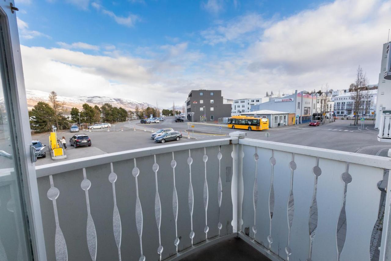 Central Apartment With Two Bedrooms And Balcony- Strandgata 9 Akureyri Eksteriør billede